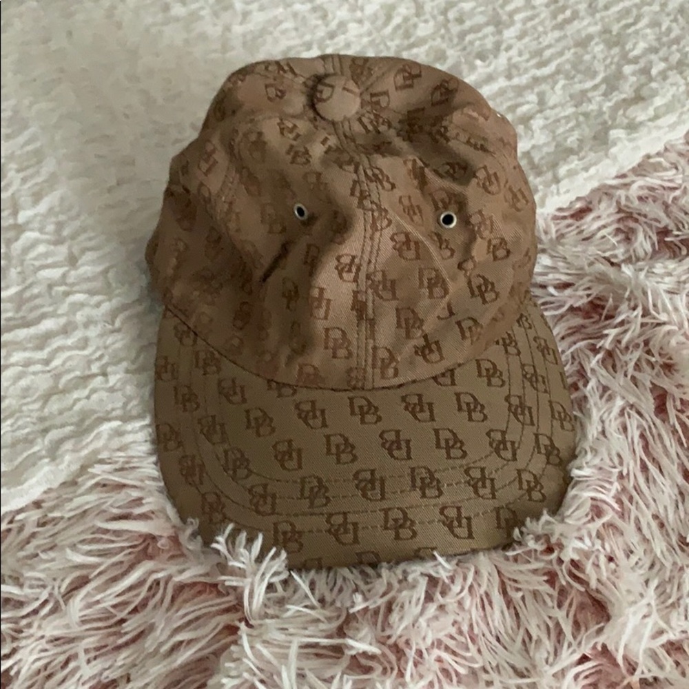 Dooney and Bourke hat 🤎🤎